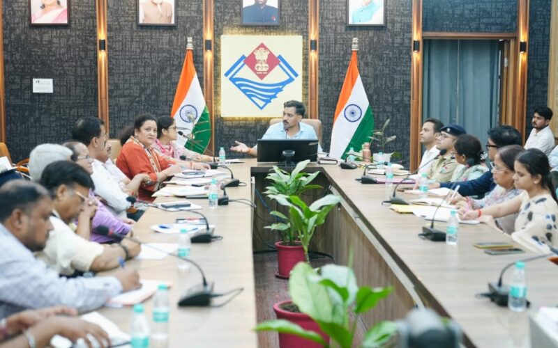 नशामुक्ति अभियान को लेकर शिक्षण संस्थानों में होंगी विशेष कार्यशालाएं: जिलाधिकारी