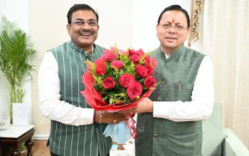 मुख्यमंत्री धामी के जन्मदिवस पर मुख्यमंत्री आवास में दिखा उत्साह, मंत्री, जनप्रतिनिधि एवं अधिकारियों ने दी शुभकामनाएं