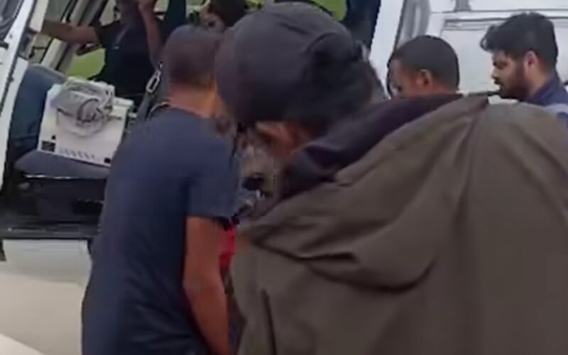 भालू के हमले में गंभीर घायल दिलवर सिंह को एयरलिफ्ट कर एम्स ऋषिकेश भेजा गया