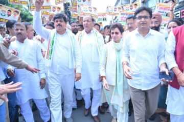 मुख्य चुनाव आयुक्त ज्ञानेश कुमार की बर्खास्तगी की मांग को लेकर कांग्रेस का सचिवालय घेराव, सैकड़ों कार्यकर्ता रहे मौजूद