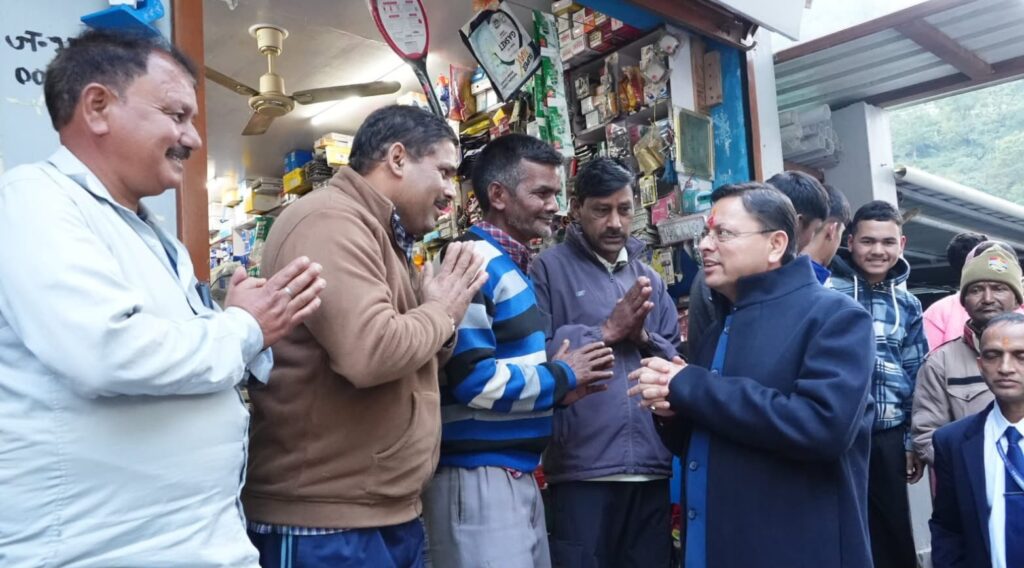 गैरसैंण रवाना हुए मुख्यमंत्री धामी, गौचर-कर्णप्रयाग में पुष्पवर्षा से स्वागत…