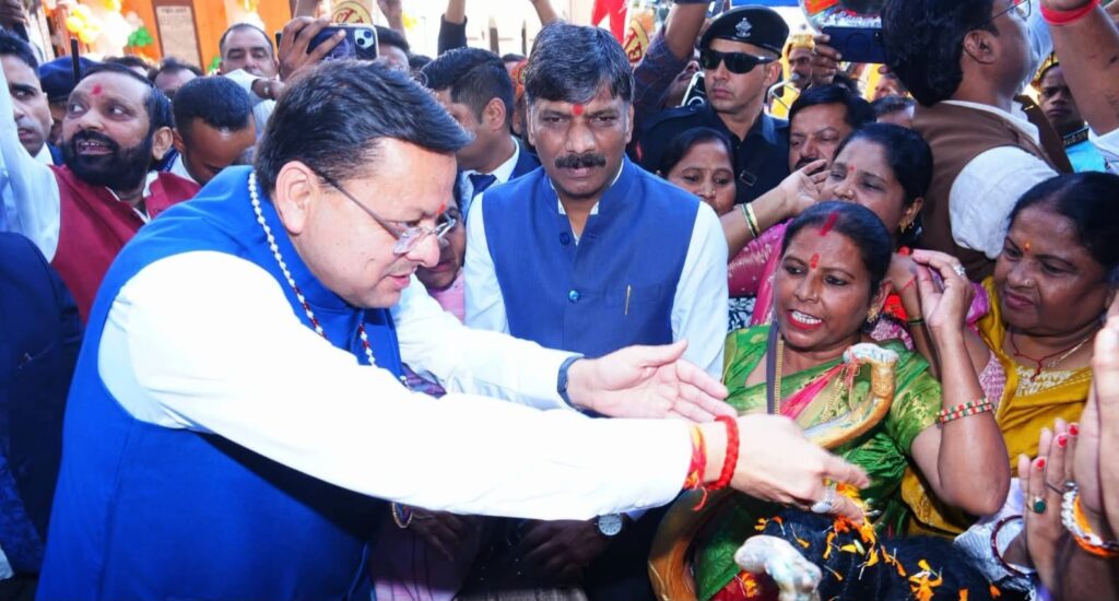 महर्षि वाल्मीकि प्रकटोत्सव पर निकली शोभायात्रा, पर्यावरण मित्रों का मानदेय बढ़ाने का मुख्यमंत्री ने दिया भरोसा…