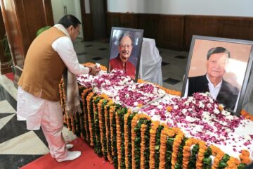 विधानसभा में खण्डूड़ी और हीरा सिंह बिष्ट को मुख्यमंत्री ने दी श्रद्धांजलि…