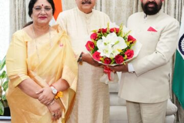 कैबिनेट मंत्री सतपाल महाराज ने राज्यपाल लेफ्टिनेंट जनरल गुरमीत सिंह से की शिष्टाचार भेंट