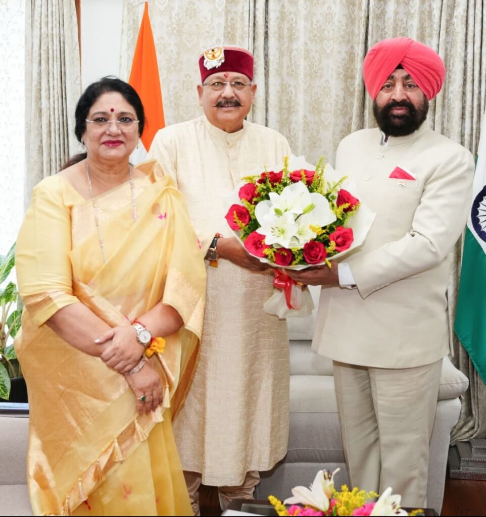 कैबिनेट मंत्री सतपाल महाराज ने राज्यपाल लेफ्टिनेंट जनरल गुरमीत सिंह से की शिष्टाचार भेंट