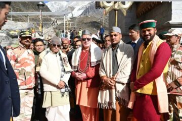 राज्यपाल डॉ. ढाल सिंह बिसेन ने किए बाबा केदारनाथ के दर्शन, प्रदेश की सुख-समृद्धि एवं खुशहाली की कामना की
