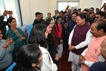 मुख्यमंत्री धामी ने पिथौरागढ़ मेडिकल कॉलेज का किया निरीक्षण, निर्माण कार्य समय पर पूरा करने के दिए निर्देश