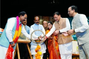 लेखक गांव साहित्य और संस्कृति के संरक्षण के साथ उत्तराखण्ड को नई पहचान दे रहा है: मुख्यमंत्री